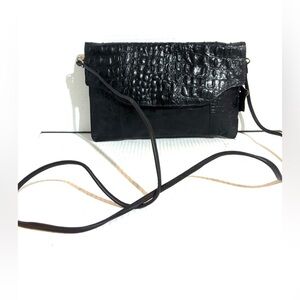 Elegant Black Crocodile-Embossed Women's Bag